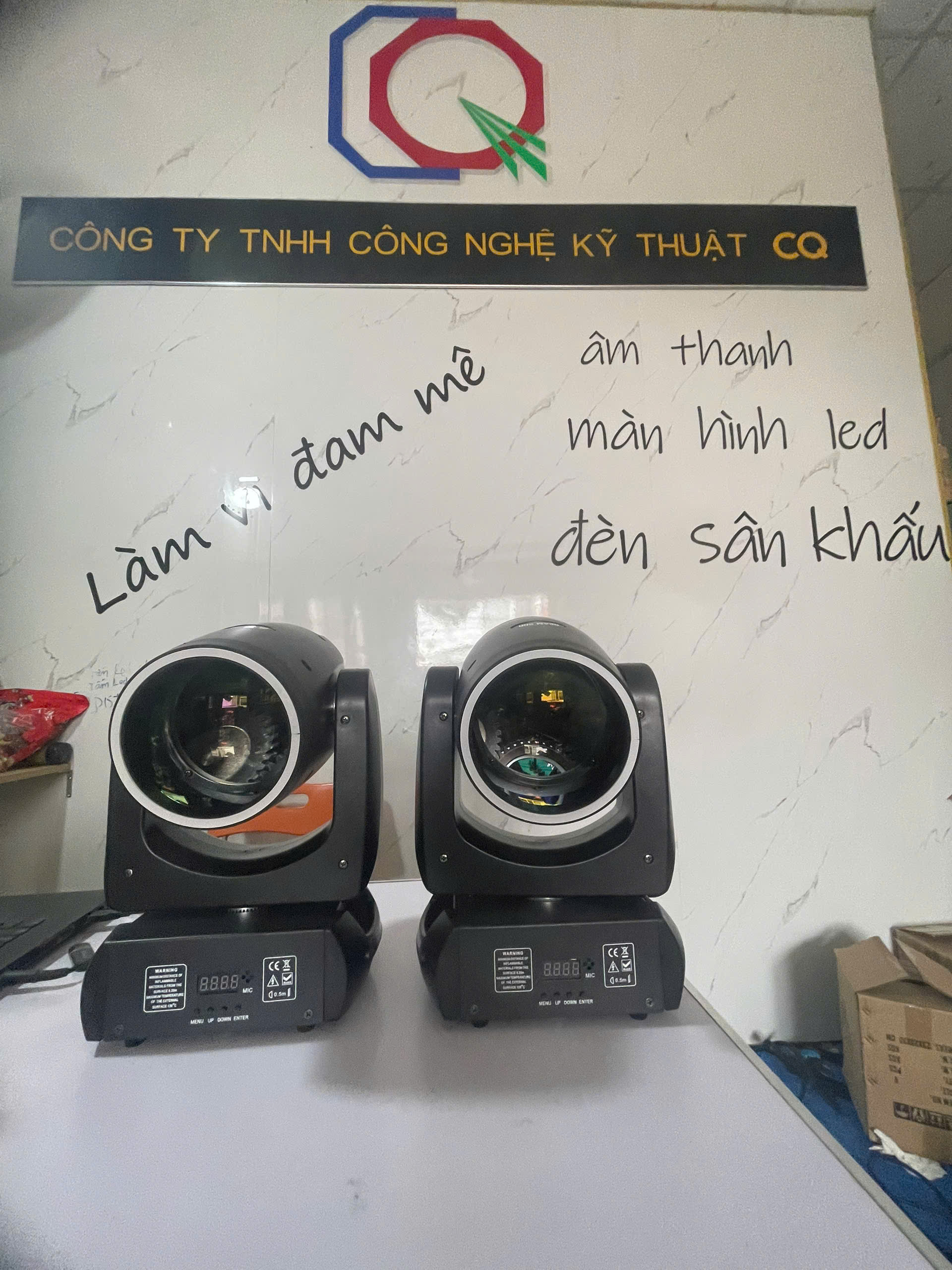 Đèn sân khấu